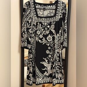 White House Black Market Dress Womens Small Black White Floral 3/4 Sleeve